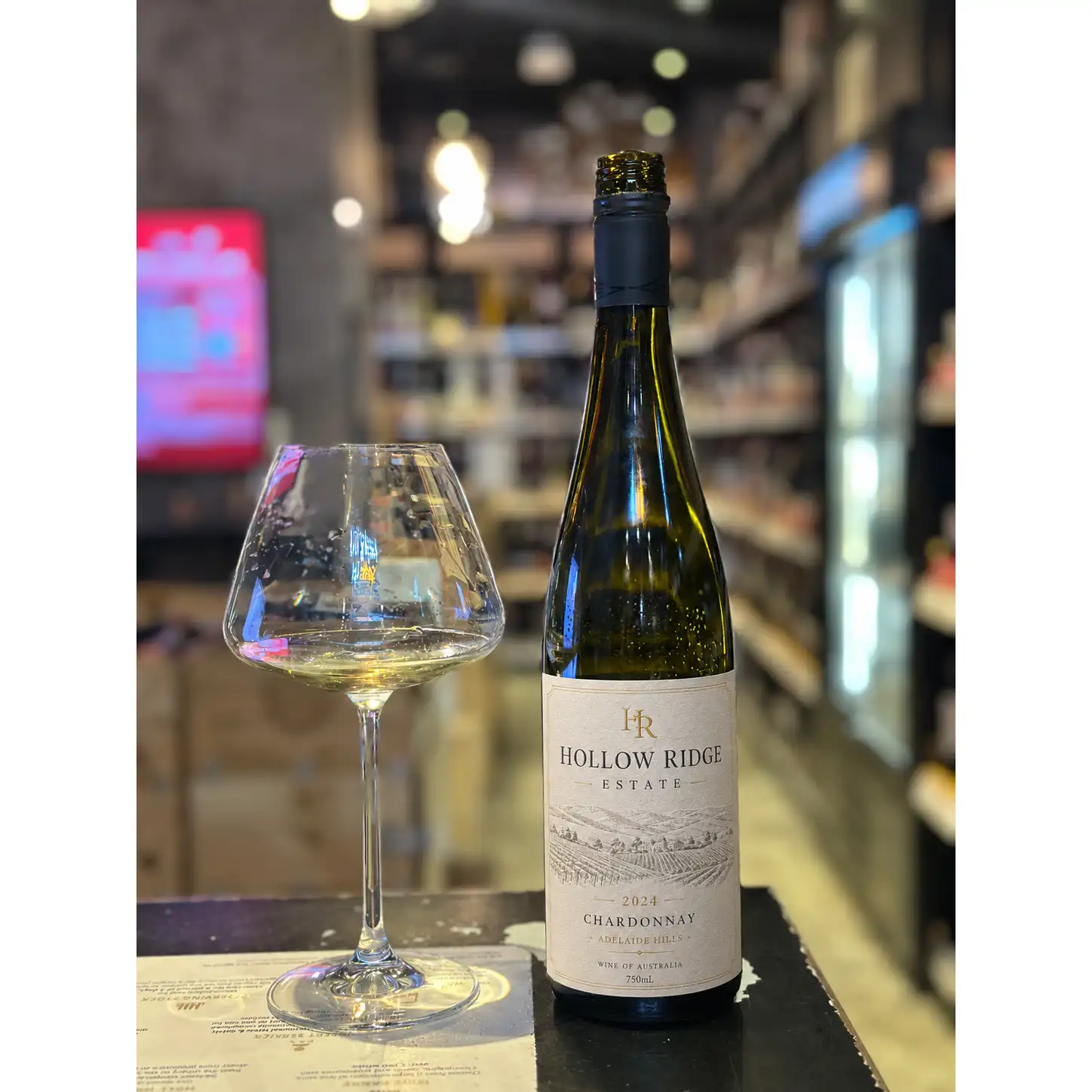 HY Paper premium wine label for brand presentation