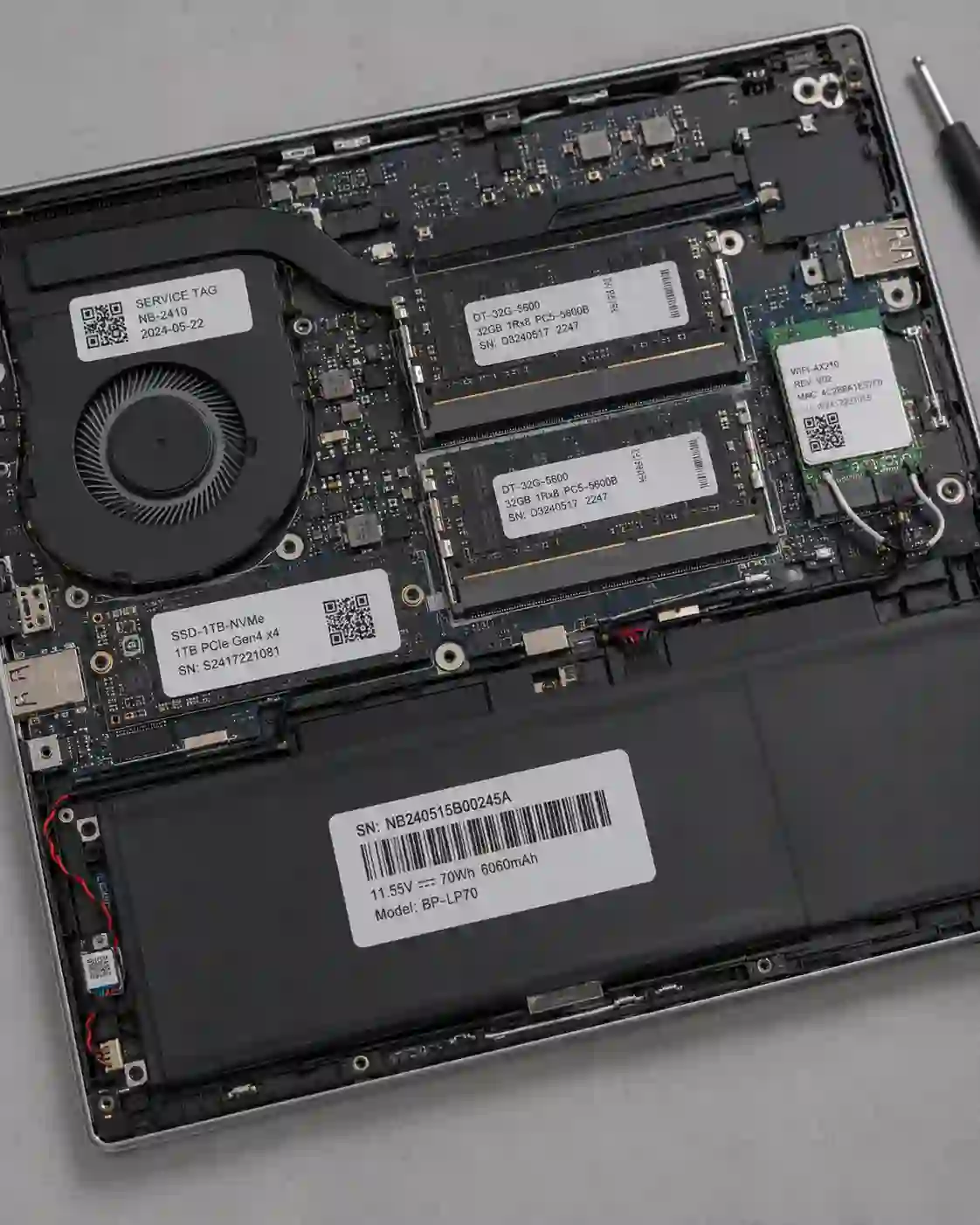 hypaper-high-temperature-heat-resistant-electronics-label-laptop Hy paper heat-resistant serial number and barcode labels applied on laptop internal components and battery.